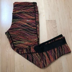 Nike dri-fit patterned leggings size M